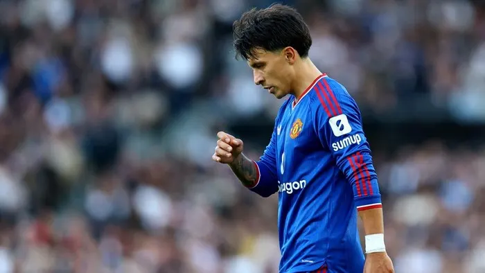 Klarifikasi Lisandro Martinez: Tingginya Standar Ambisi di Tengah Tekanan Manchester United