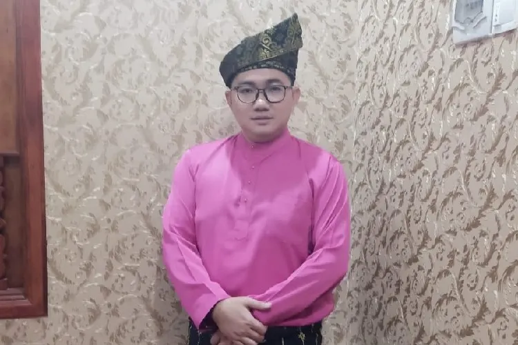 Ketua Bawaslu Lingga, Zamroni