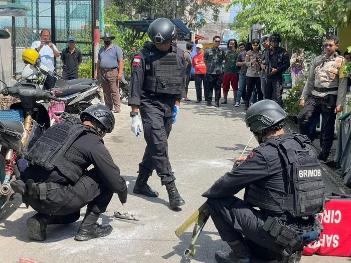 Tim Jibom Polda Kepri saat lakukan olah TKP