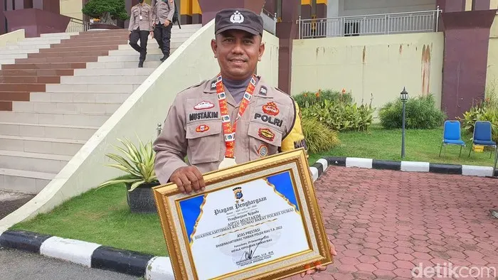 Aiptu Mustakim, polisi baik asal Dumai, Riau.