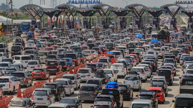 Arus mudik Nataru