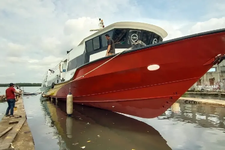 MV Lintas Kepri menjalani docking