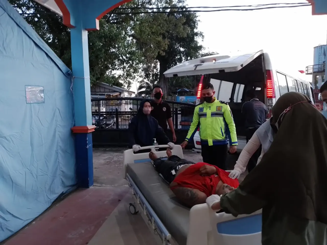Pengendara motor di Dabo Singkep meninggal dunia tabrak pohon