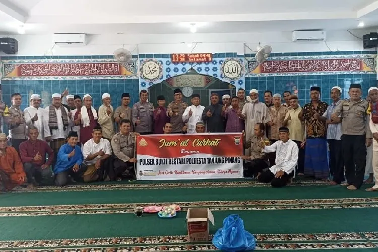 Polsek Bukit Bestari menggelar Jumat Curhat di Tanjung Unggat, Kota Tanjungpinang