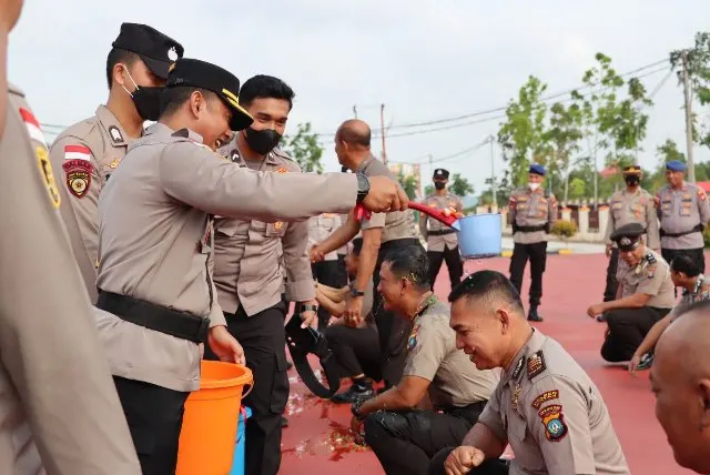 Seremoni kenaikan pangkat personel Polresta Tanjungpinang