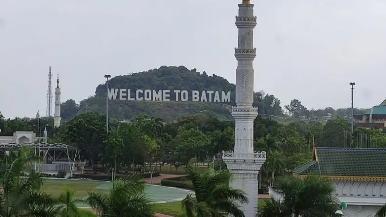 Sistem kelistrikan di wilayah Batam dan Bintan, Provinsi Kepulauan Riau mengalami gangguan di awal tahun baru 2023