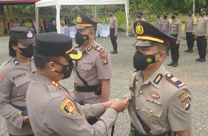 Kapolres Lingga Pimpin Sertijab Kapolsek Singkep Barat.