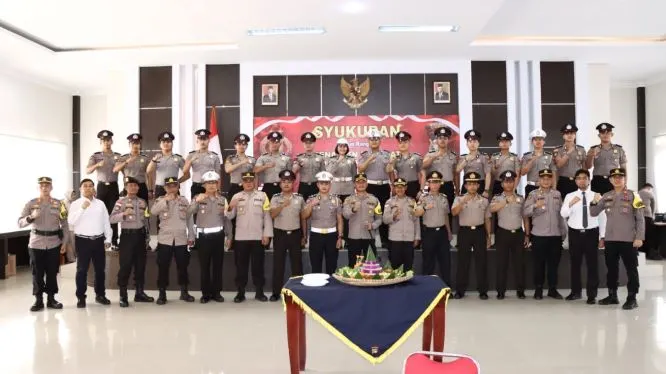 22 Personel Polres Lingga Terima Kenaikan Pangkat, Ini Pesan Kapolres Lingga
