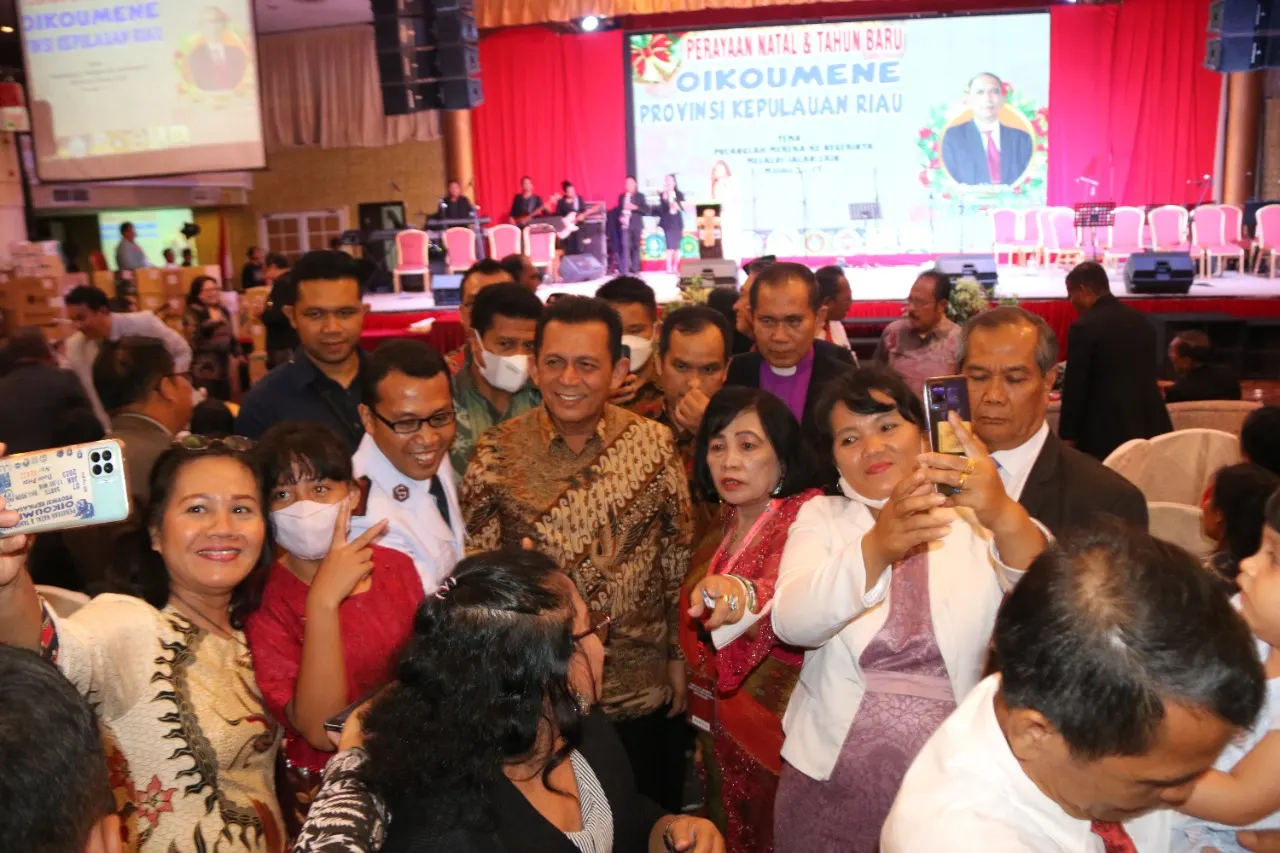 Gubernur Kepulauan Riau H. Ansar Ahmad menghadiri Perayaan Natal Oikoumene Kepri tahun 2022 dan tahun baru 2023 di Pasific Hotel, Batam.
