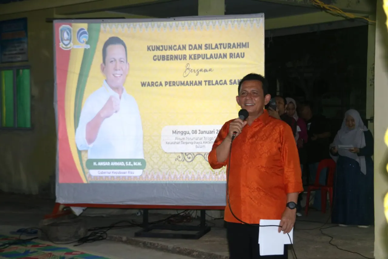 Gubernur Ansar mengunjungi Perumahan Telaga Sakinah, Kecamatan Sei Beduk, Batam.