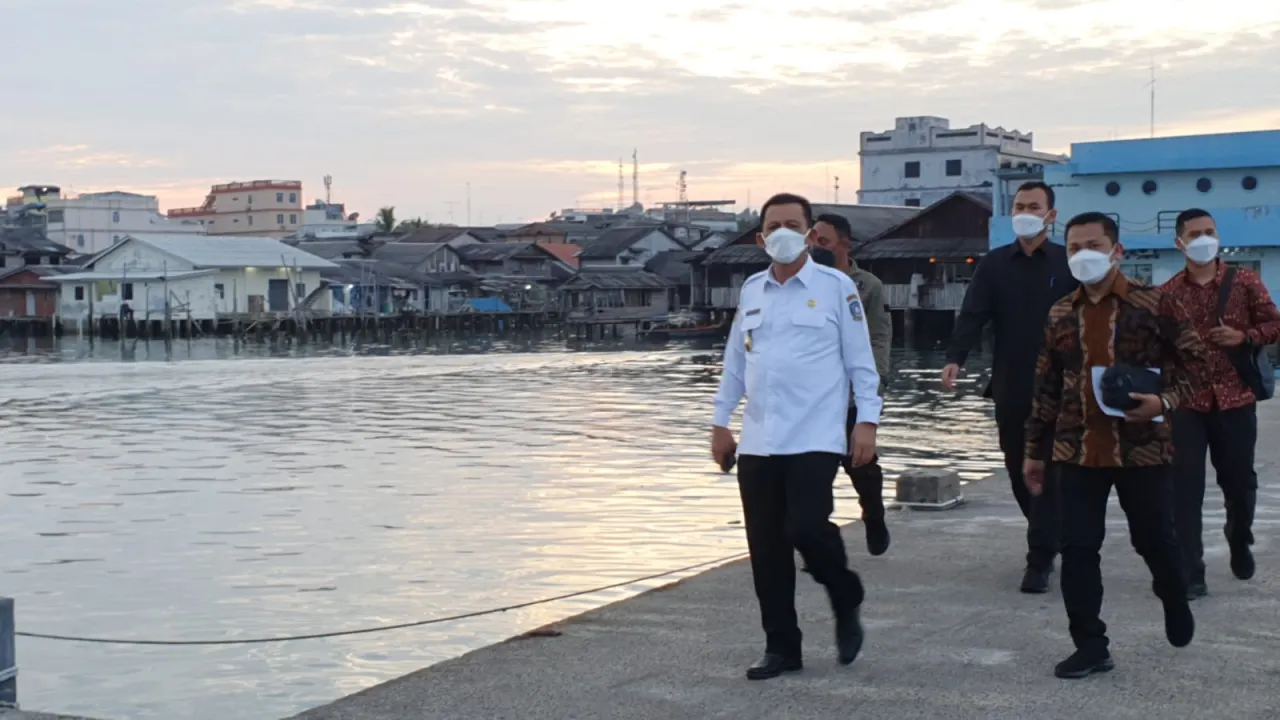 Gubernur Ansar beserta rombongan melakukan kunjungan kerja ke kabupaten Lingga.