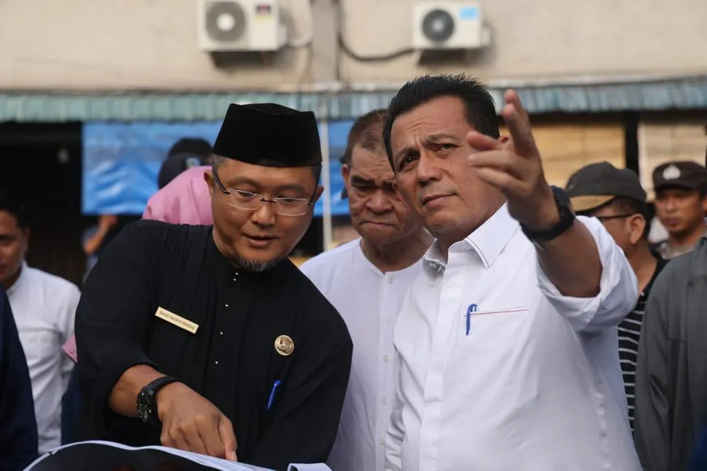 Gubernur Kepulauan Riau Ansar Ahmad saat melakukan survey ke Akau Potong Lembu, Tanjungpinang.