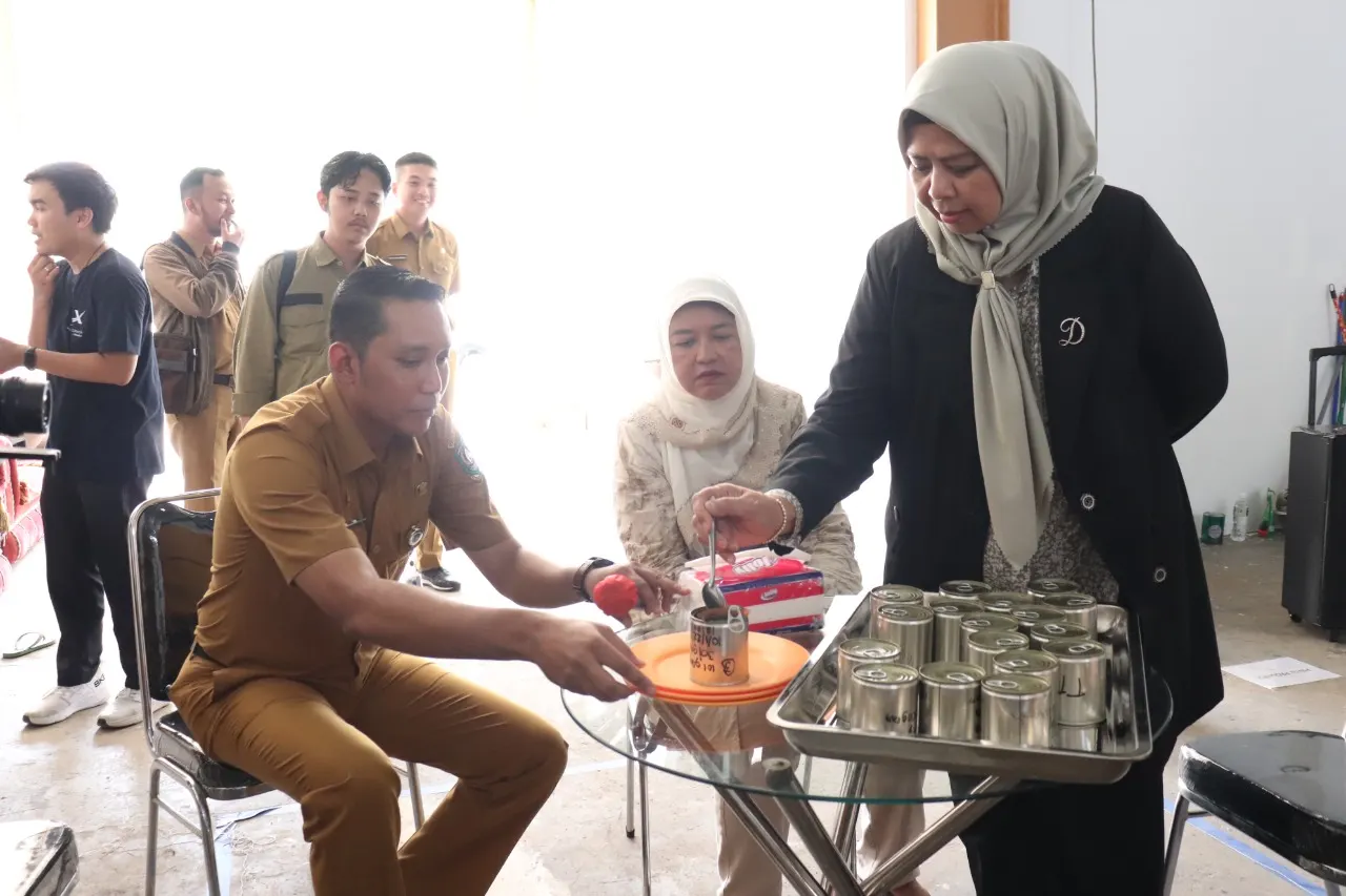Dewi Ansar Tinjau Lokasi Sterilisasi Produk UMKM Kepri di Batam Center