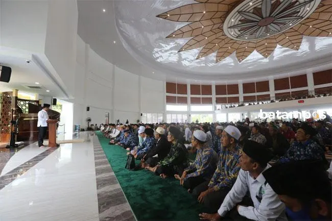 Kepala BP Batam, Muhammad Rudi, saat memberikan sambutan pada kegiatan tasyakuran Masjid Tanjak