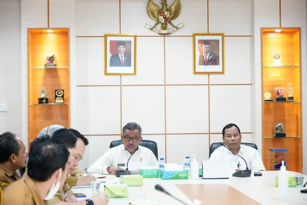 Sukseskan Pelebaran Jalan, Pemko Batam Bongkar Gerbang Bandara