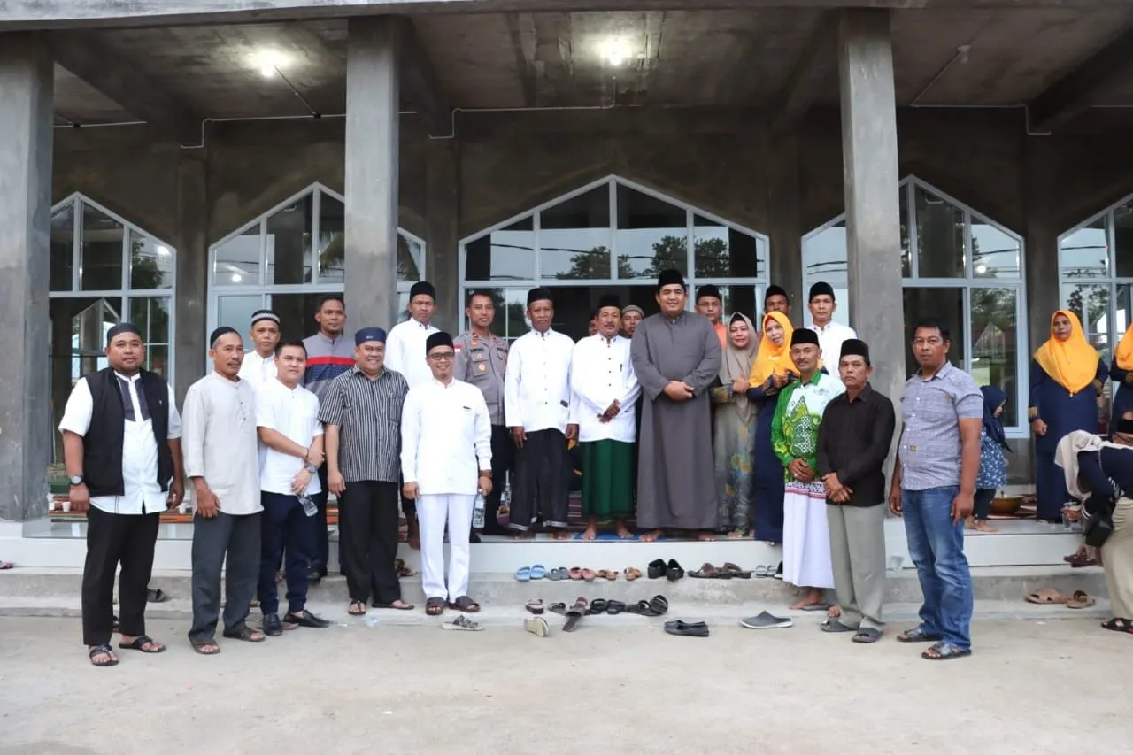 Bangganya Roby Melihat Semangat Masyarakat Membangun Masjid