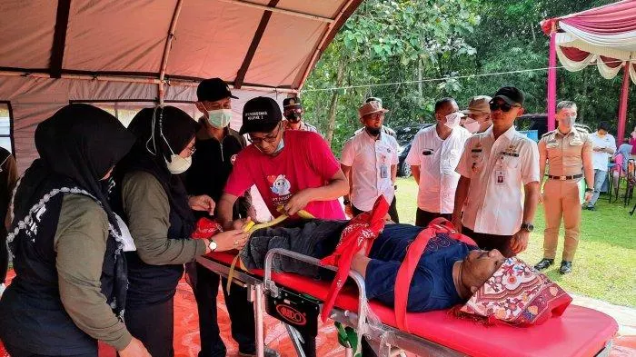 TANGGAP BENCANA, BPBD LAKUKAN SIMULASI EVAKUASI