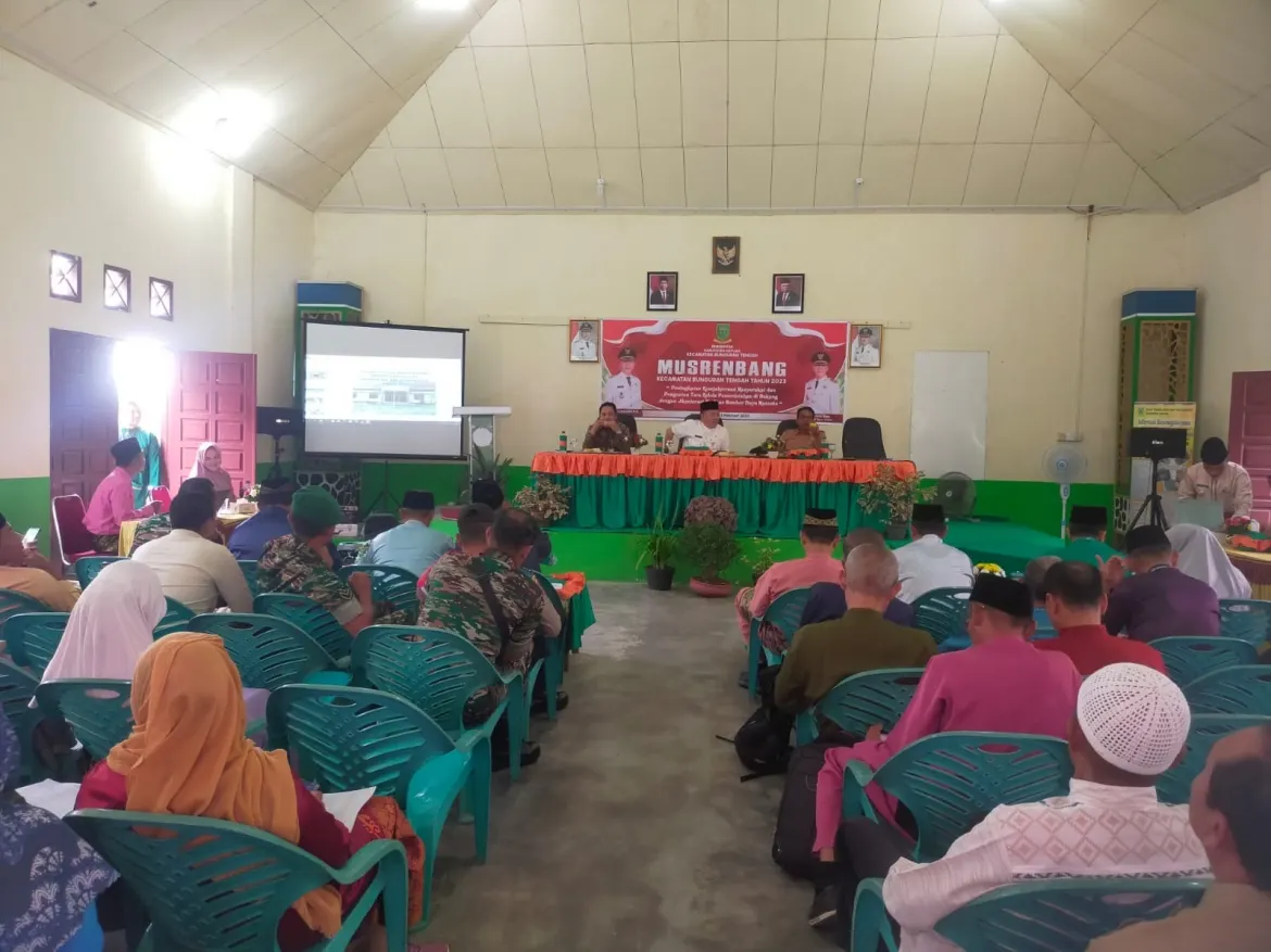 Staf KUA Pimpin Doa Pada Musrenbang Kecamatan Bungura Tengah.