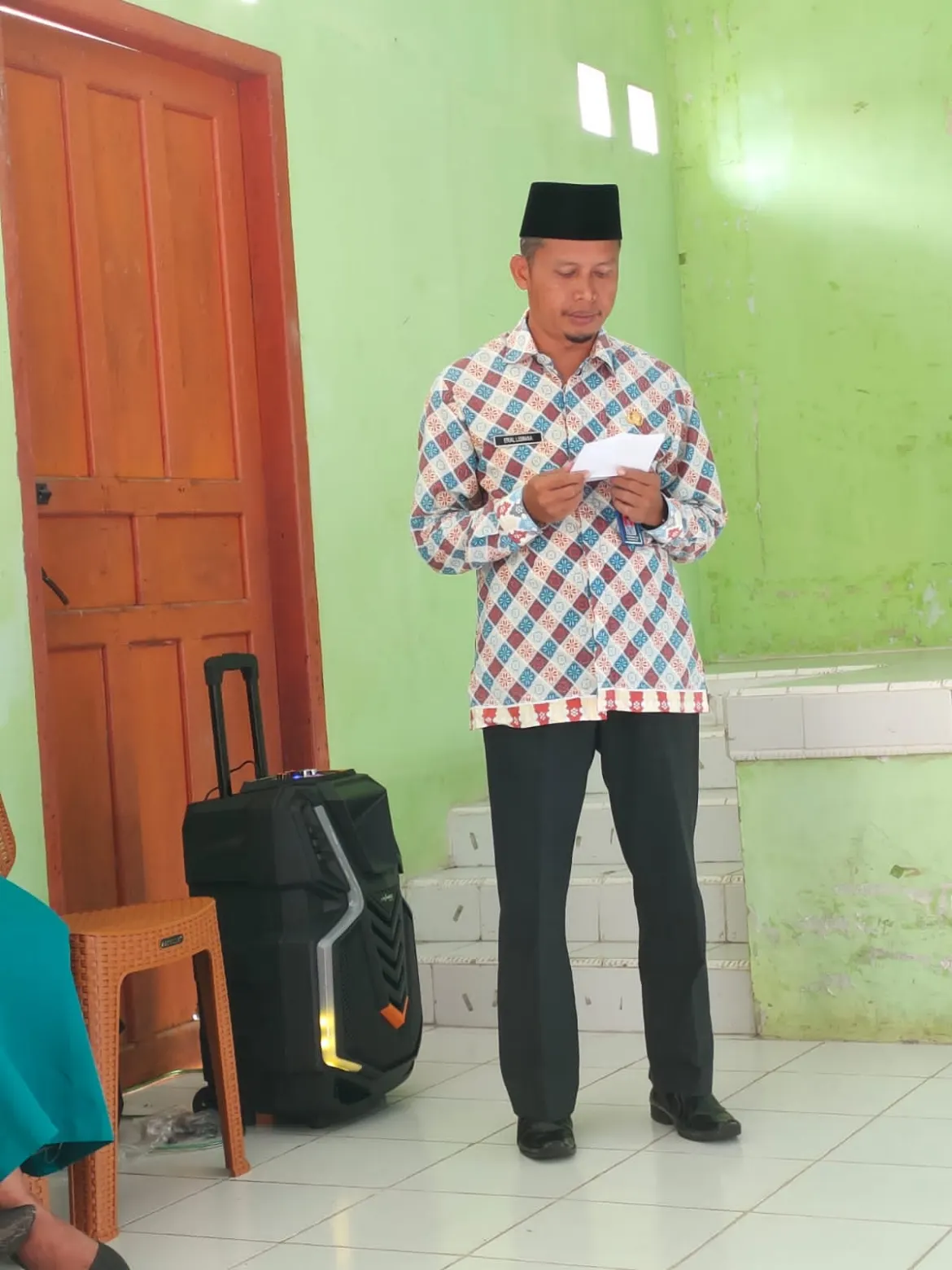 Ka. KUA Subi Kukuh Sumpah Panwaslu Desa Se-Kecamatan Subi