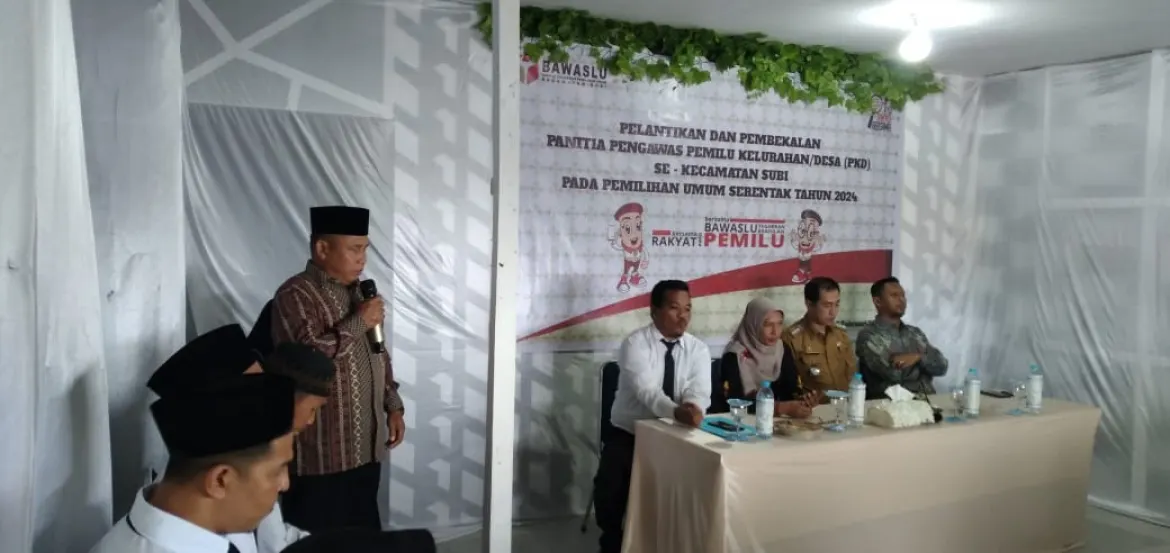 Mursidi Pimpin Do’a Pelantikan dan Pembekalan Panwaslu Desa Se-Kecamatan Subi