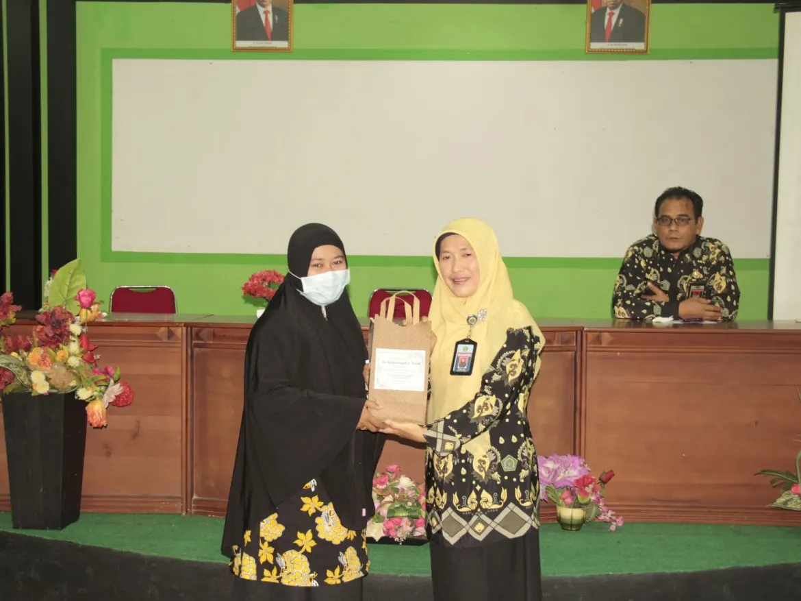 Pindah Tugas, Kemenag Natuna Lepas Rijatul Mukhlisoh