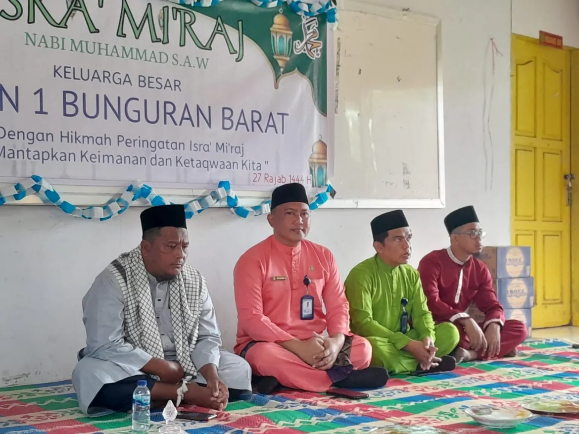 Ka.KUA Bunguran Barat isi Tausiyah di SMAN 1 Bunguran Barat.