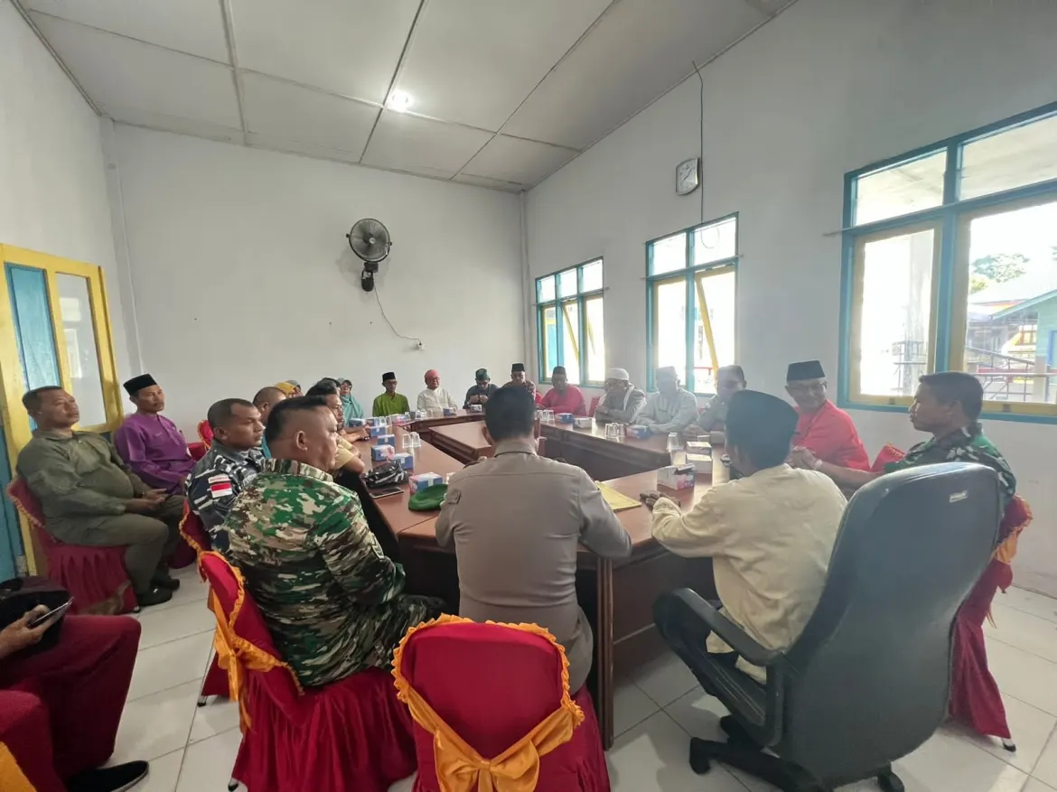 Ka.KUA Bunguran Barat Hadiri Rapat Lintas Sektoral