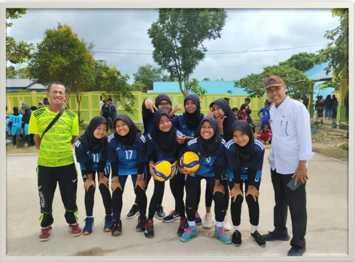 Tekuk SMPN 4 Bintan 2-0, Tim Voli Putri Siswa MTsN Tanjungpinang Tembus Semifinal