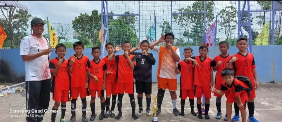 MIN 2 Batam Raih Juara 2 Turnamen Futsal Putra Batam Cuo 2023