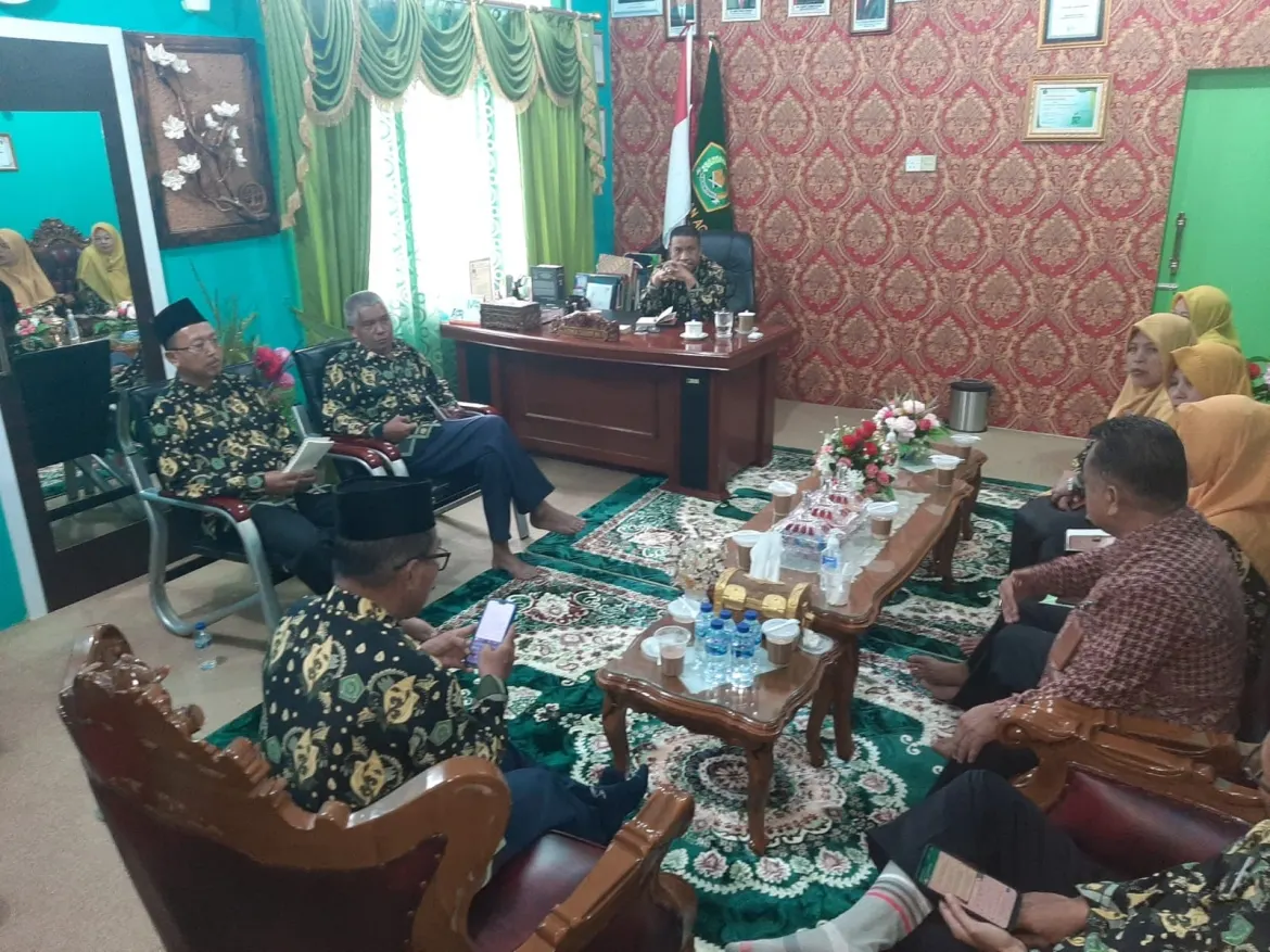 Pimpin Rapat Bersama Pengawas Madrasah/ Sekolah, Erman Zaruddin Upayakan Fasilitas Pengawas