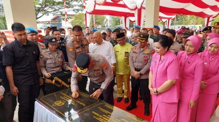 Kapolda Kepri Irjen Pol Tabana Bangun meresmikan gedung Polsek Batuampar Batam yang baru di Jalan Kuda Laut, Kampung Seraya, Batu Ampar, Batam padaSelasa (14/3/2023) siang.