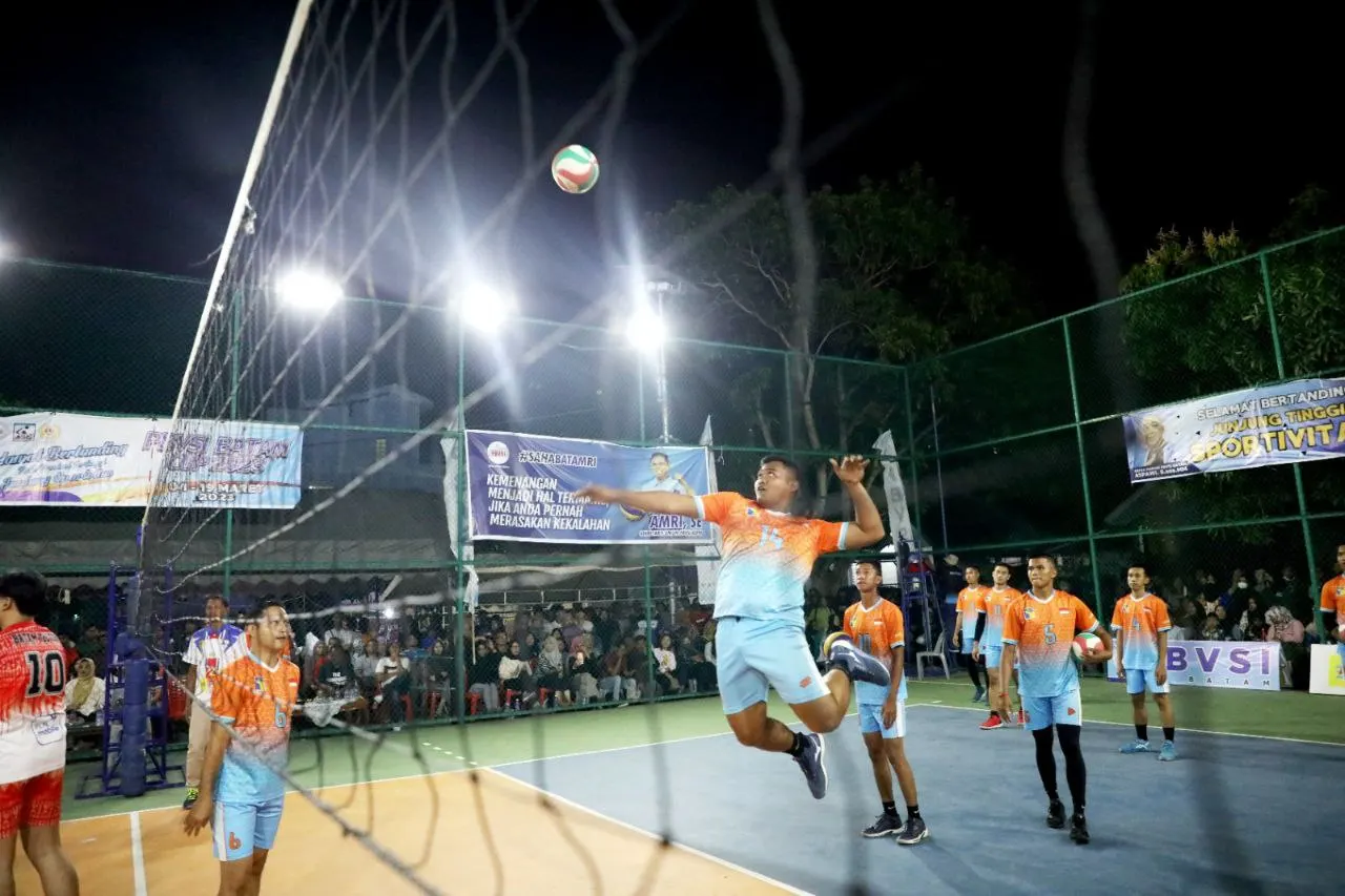 Laga final Turnamen PBVSI Batam Cup 2023 antara tim putra Batec dan BP Batam,di lapangan bola voli Marcelia Batam pada, Sabtu (18/3/2023)