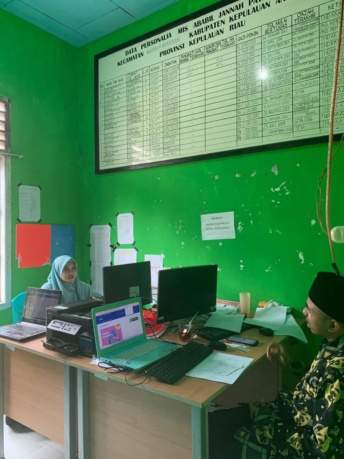 Kemenag Anambas Berikan Pendamping Pengisian Data EDM Dan ERKAM V2 Di 2 Madrasah