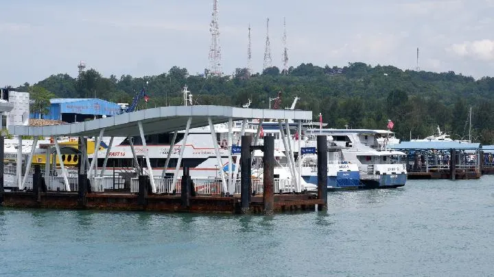 Beberapa kapal feri di Pelabuhan Internasional Sekupang Feri Kota Batam, Kepulauan Riau.