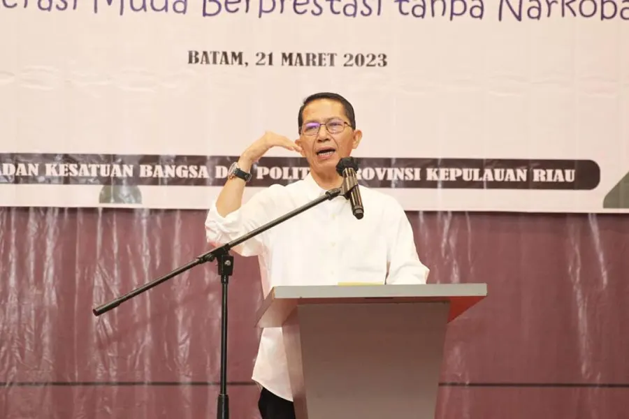 Mengusung tema ‘Generasi Muda Berprestasi Tanpa Narkoba”, Wakil Walikota Batam Amsakar Achmad hadir menjadi pembicara utama acara Sosialisasi Pencegahan, Pemberantasan, Penyalahgunaan, dan Peredaran Gelap Narkoba (P4GN) bagi generasi muda, di The Hills Hotel Batam, pada Selasa (21/3/2023).