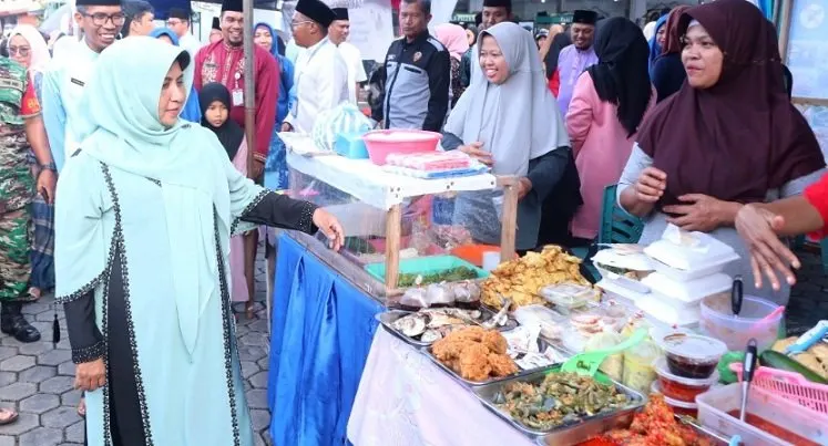 BUKA BAZAR RAMADHAN KELURAHAN AIR RAJA, RAHMA SAMPAIKAN PESAN UNTUK UKM DAN IKM