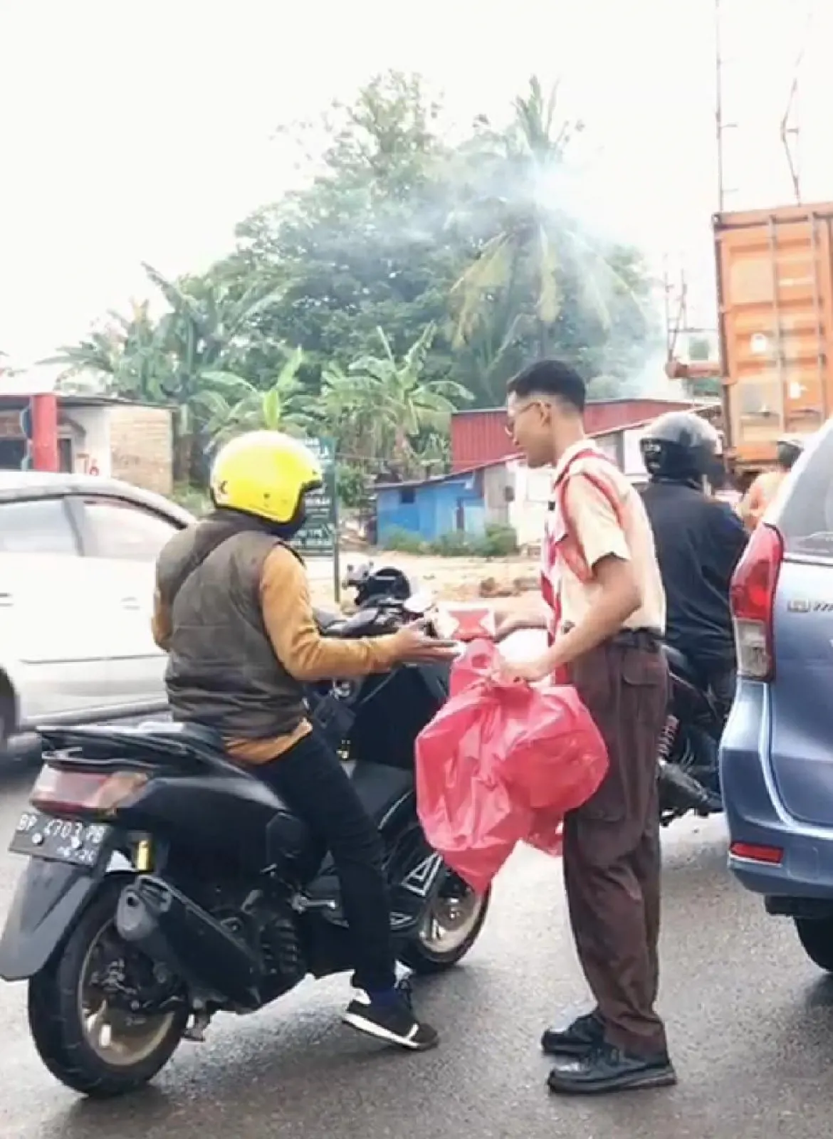 Ramadhan 2023, Pramuka MTs Negeri 1 Batam Berbagi Takjil