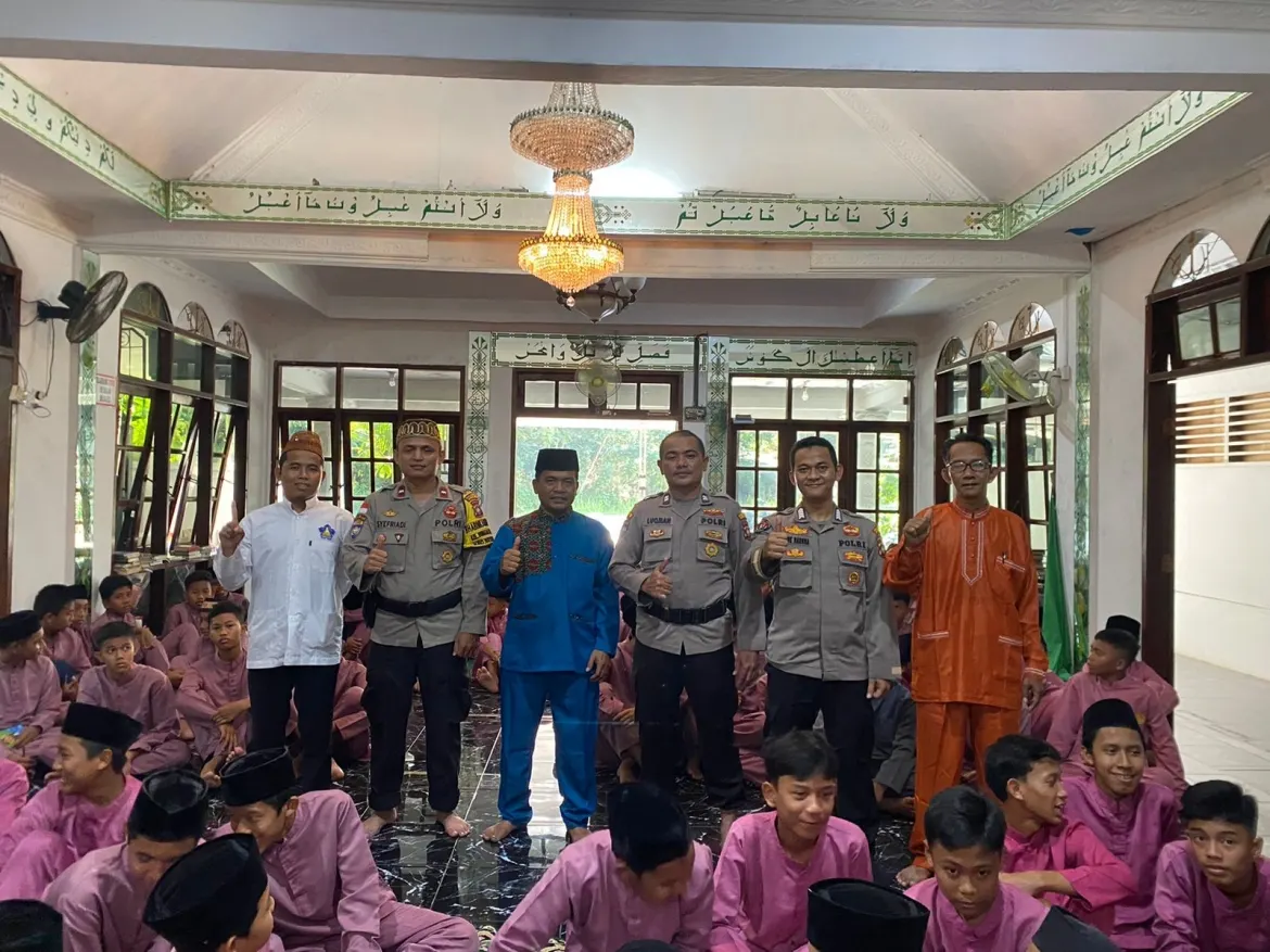 Hari kedua Pesantren Ramadhan Kampus 2 MTsN 2 Batam di Kunjung Bhabinkamtibmas Kelurahan Sungai Harapan
