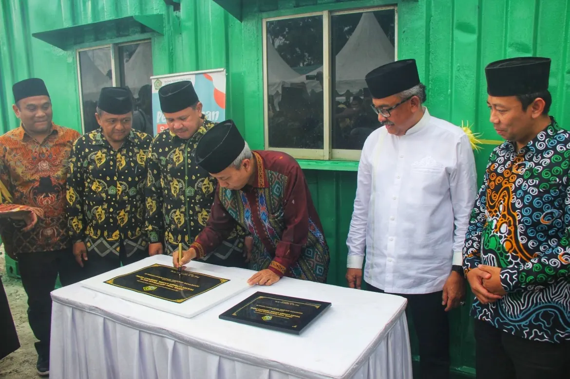 Sekjen Resmikan Drive Thru Layanan Sertifikasi Halal di Kota Batam