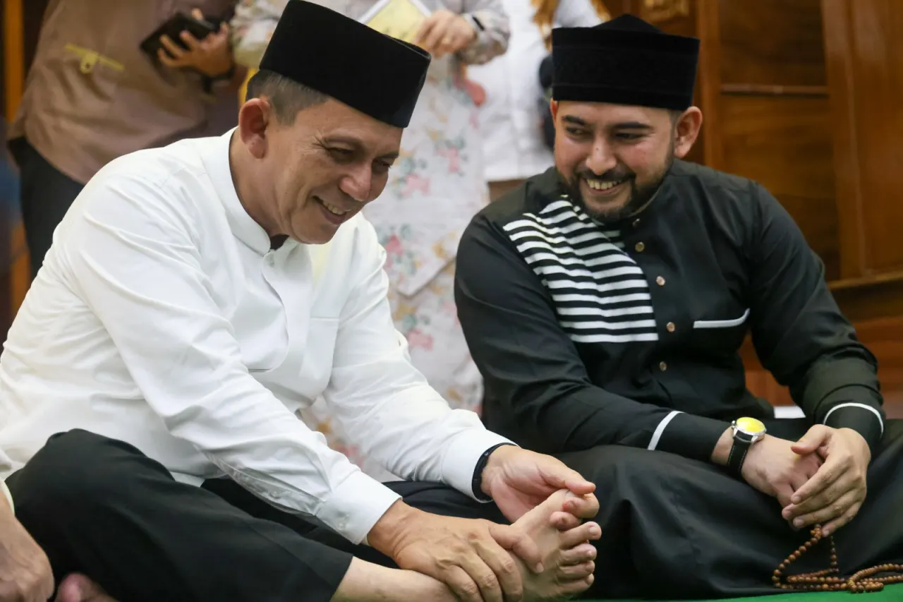 Gubernur Kepulauan Riau (Kepri) bersama Habib Ahmad Al Habsy