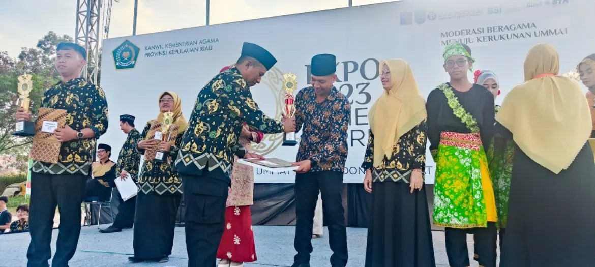 Tim Tari Kreasi MTs MU Kawal Juara III pada Expo Ramadhan 1444 H