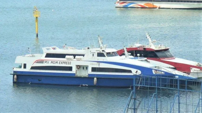 Kapal ferry MV Citra Legacy 3 rute Batam - Malaysia (Stulang Laut) tengah berlabuh di Pelabuhan Ferry Batam Center