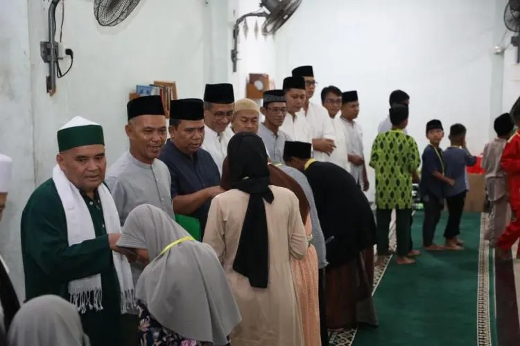 Sebagai penutup kegiatan Safari Ramadan 1444 Hijriah, Badan Pengusahaan Batam (BP Batam) melalui Badan Koordinasi Dakwah Islam (BKDI) BP Batam menyerahkan bantuan operasional masjid serta sembako dan bingkisan untuk anak yatim dan dhuafa.