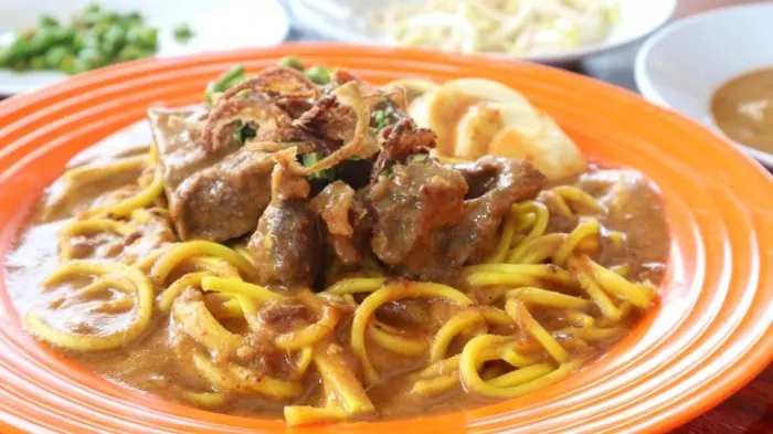 Mie Lendir merupakan makanan khas Melayu yang banyak ditemui di Kepulauan Riau termasuk Batam.