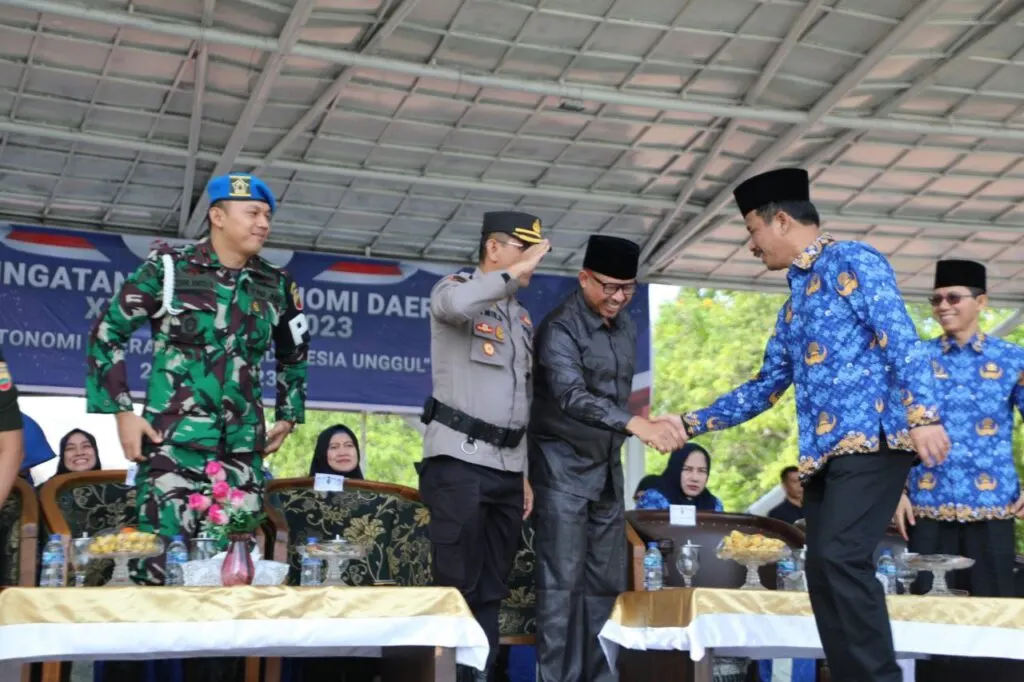 Ketua DPRD Batam Nuryanto berharap momentum peringatan Hari Otonomi Daerah XXVII tahun ini bisa dijadikan sebagai pengingat semua unsur pemerintahan, untuk bisa bersama-sama dan berkomitmen dalam membangun daerah.