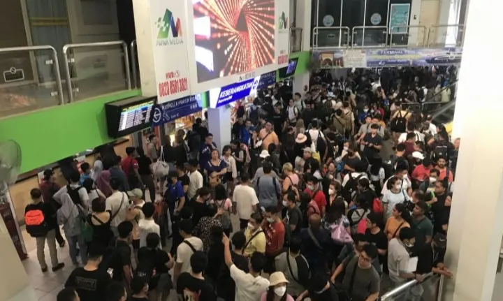 Suasana di Pelabuhan Internasional Batam Center