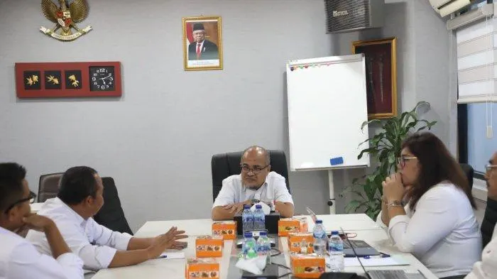 Pertemuan Wakil Kepala BP Batam, Purwiyanto dengan Direktur Utama PT PLN Batam, Muhammad Irwansyah Putra beserta jajaran.