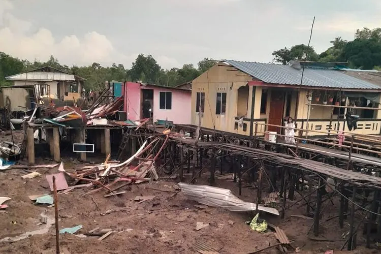 Pemkot Batam berikan bantuan persikan rumah Rp 10 juta untuk rusak berat, Rp 5 juta rusak dedang dan Rp 2,5 juta rusak ringan untuk korban bencana puding beliung.