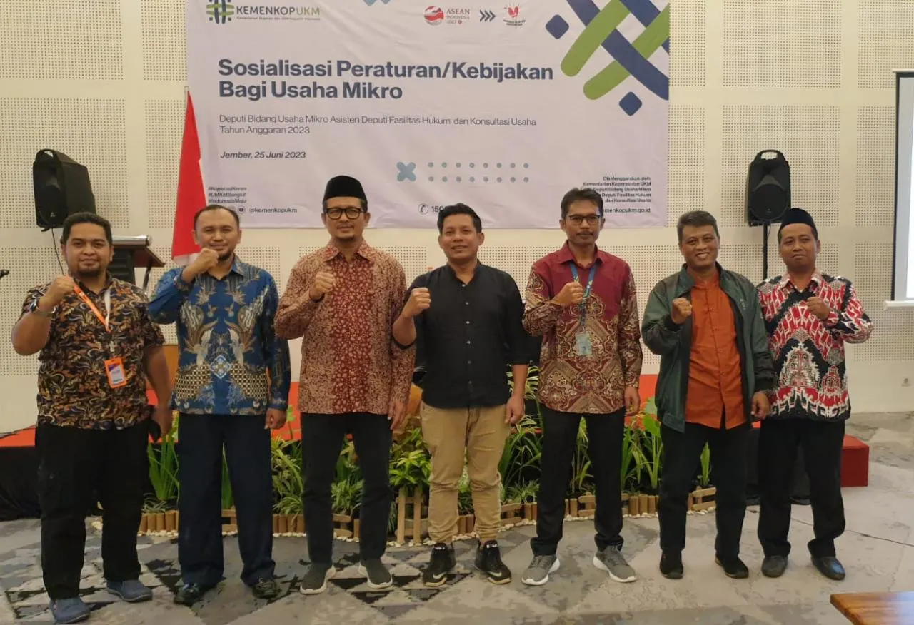 Kementerian Koperasi dan UKM (KemenkopUKM) memfasilitasi pendampingan dan layanan bantuan termasuk mengajak pemerintah daerah untuk mengambil peran penting dalam upaya mengembangkan dan memberdayakan koperasi