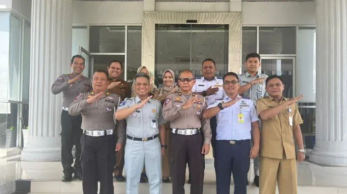 Jasa Raharja bersama Dinas Perhubungan Provinsi Kepri, Jasa Raharja Cabang Kepri, Ditlantas Polda Provinsi Kepri dan instansi lainnya dalam rapat FKLL